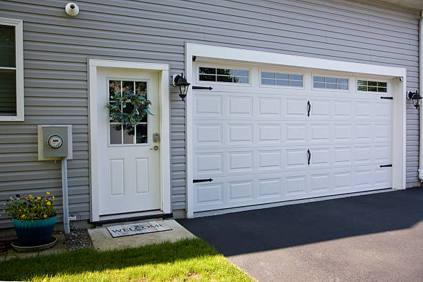 24/7 Emergency Garage Door Panel Replacement experts in La Homa, TX